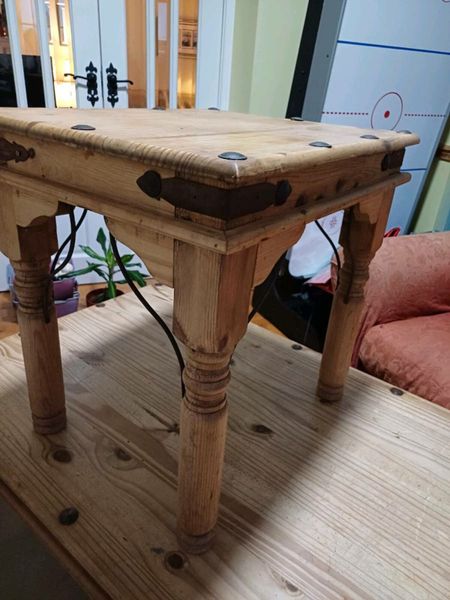 Mexican pine store lamp table