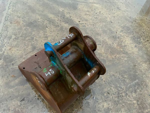 18" DIGGING BUCKET.........45mm PINS.........28mh. 287426888
