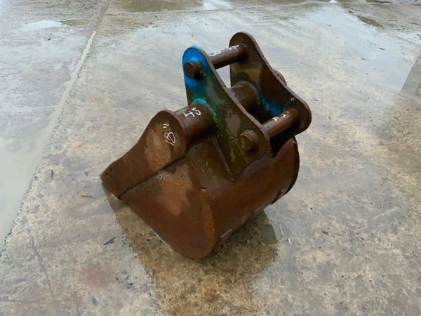 18" DIGGING BUCKET.........45mm PINS.........28mh. 287426889