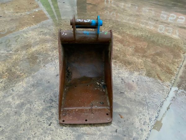 18" DIGGING BUCKET.........45mm PINS.........28mh. 287426892
