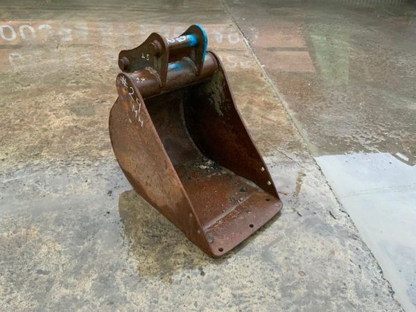 18" DIGGING BUCKET.........45mm PINS.........28mh. 287426893