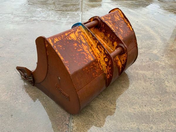 48" SCOOP DIGGING BUCKET........65mm PINS.....4865 287427173