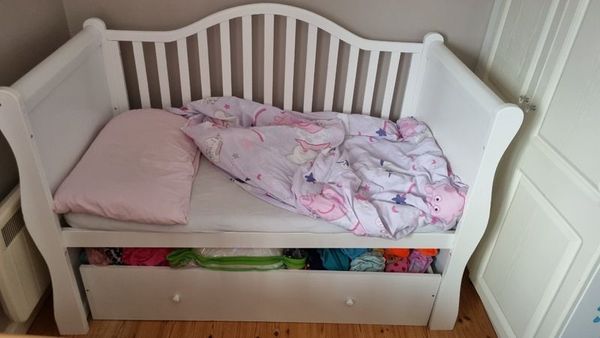 Second hand cots outlet for sale near me