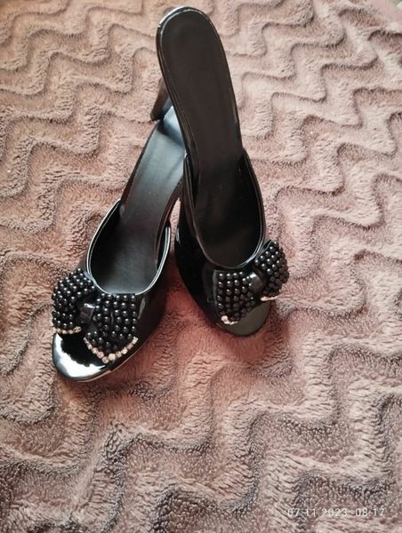 Size discount 17 sandals