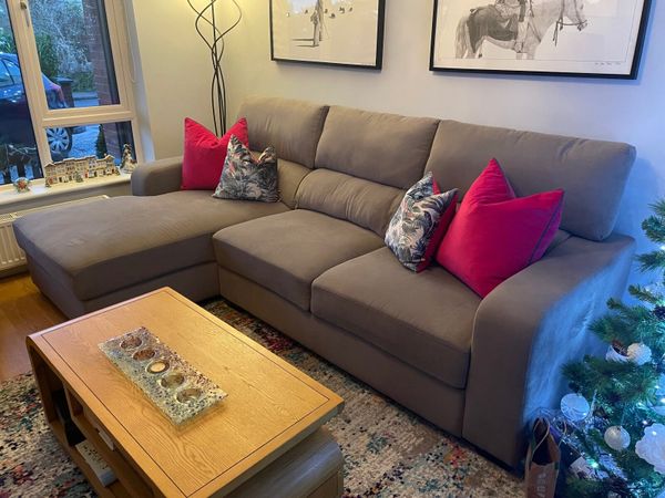 Right hand facing arm deals open end corner sofa