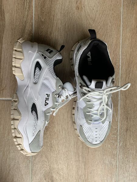 Fila trainers deals size 1