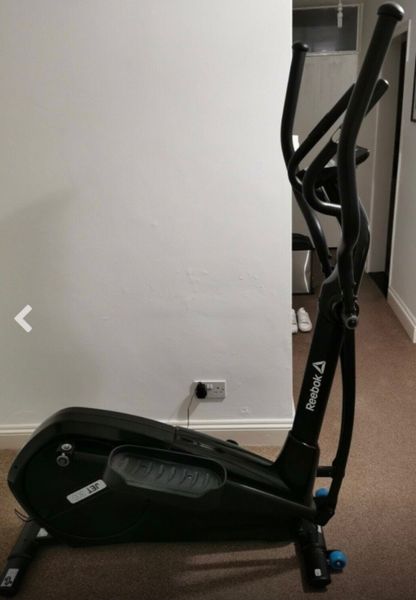 Reebok zr10 best sale elliptical cross trainer