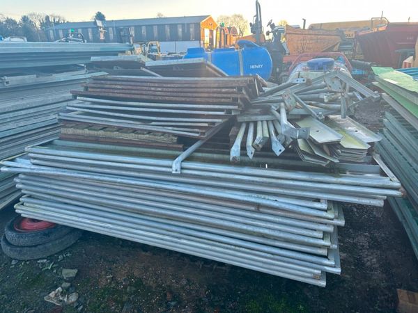 Large quantity of hoarding panels fences fencing 287819309