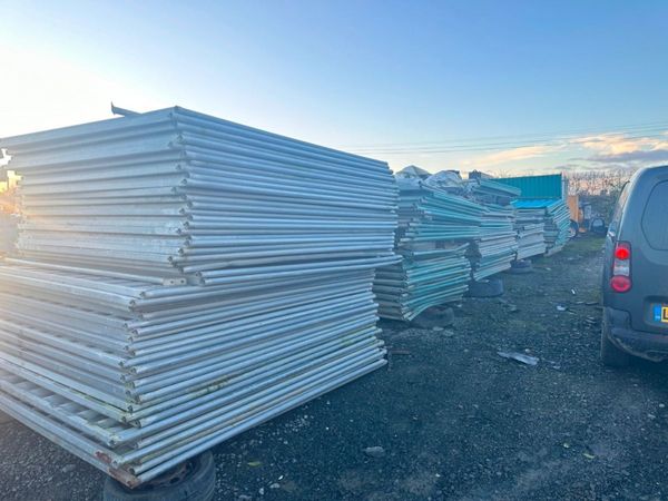 Large quantity of hoarding panels fences fencing 287819314