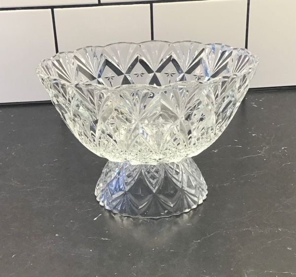 Cut glass outlet trifle bowl