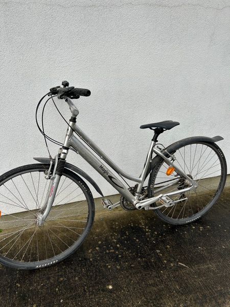 Used womens hybrid store bike for sale