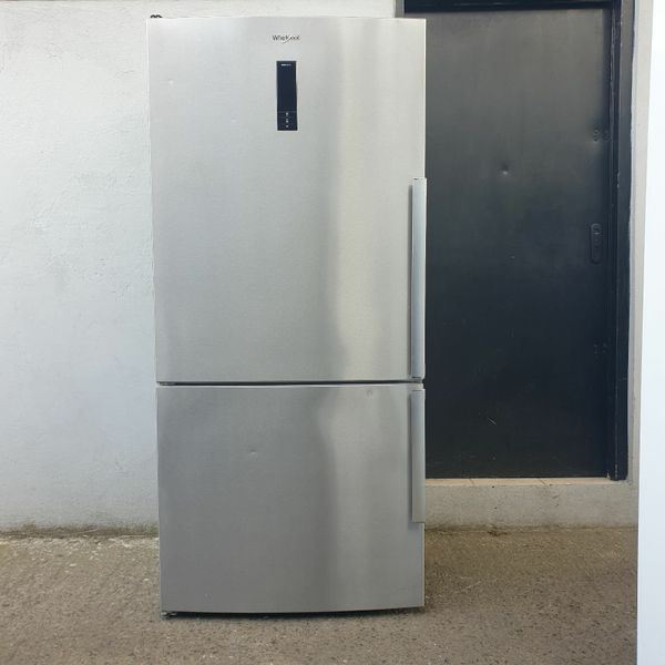 Very american deals fridge freezer sale