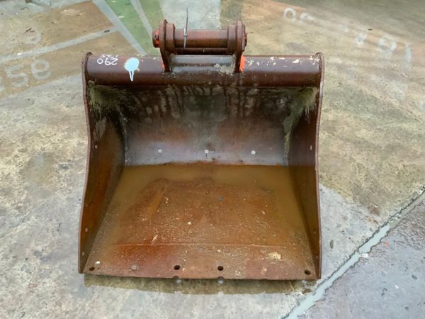 36"  DIGGING BUCKET..........60mm PINS. ......366 288114720