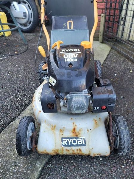 Ryobi petrol lawn online mower 140cc