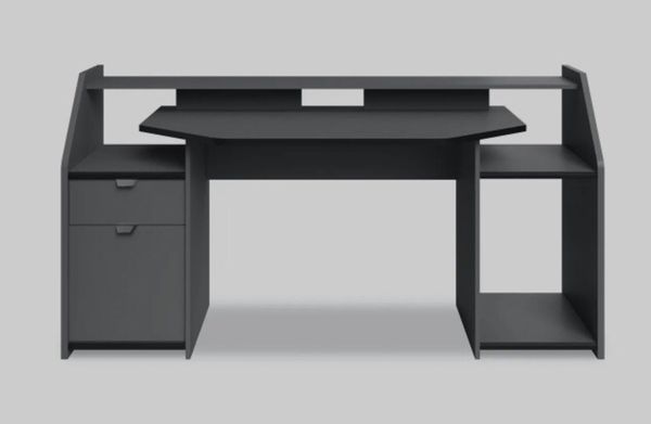 Used gaming deals desk for sale