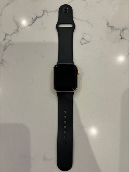 Rose gold series 3 apple watch for on sale sale