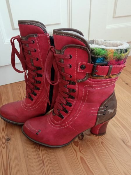 Ladies red boots hot sale size 6