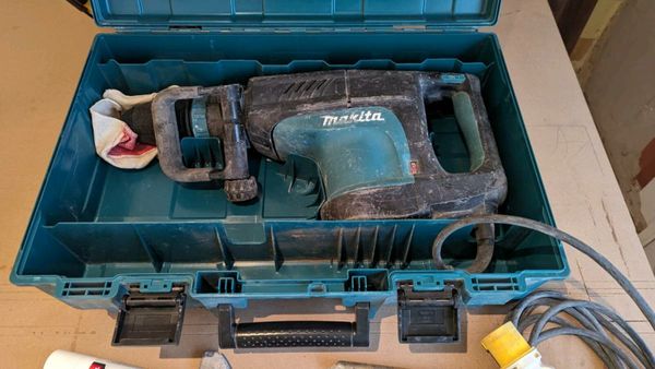 Makita hm1203c best sale demolition hammer