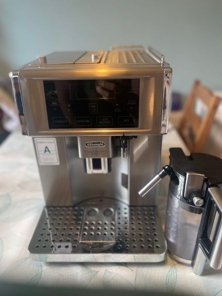 Coffee machine Delonghi Primadonna avant for sale in Co. Waterford