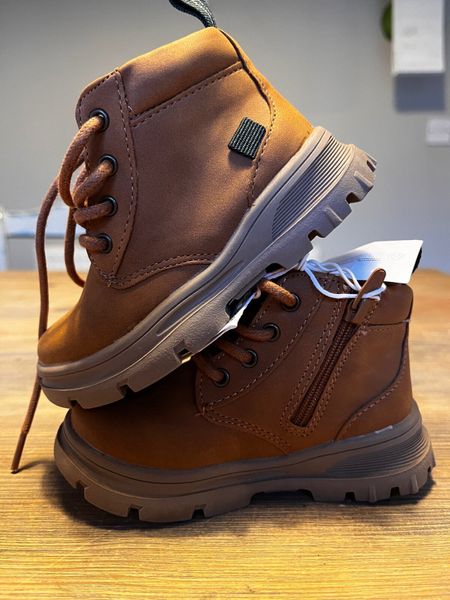 Zara hiking clearance boots uk