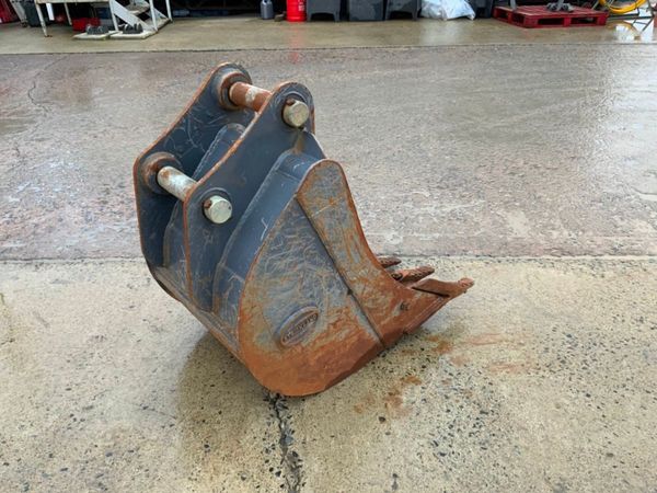 24" STRICKLAND BUCKET.....50mm PINS.....GAP24. 288517668