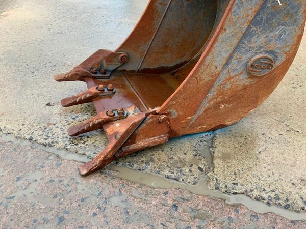 24" STRICKLAND BUCKET.....50mm PINS.....GAP24. 288517675