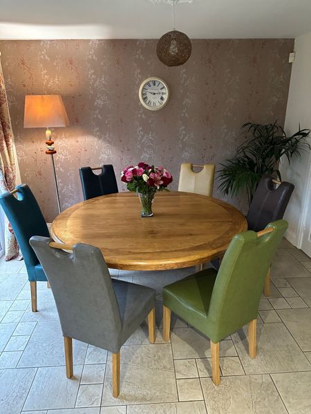 Oak colour deals dining table