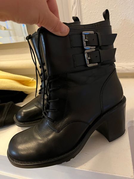 Nine west fynndelle lace best sale up booties