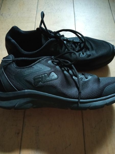 Fila hot sale trainers size