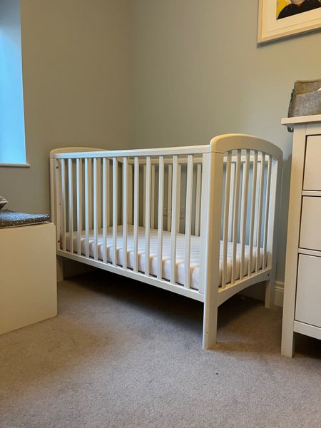 Mamas and cheap papas dropside cot