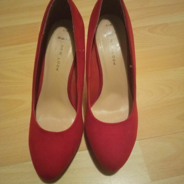 Pointy best sale red shoes