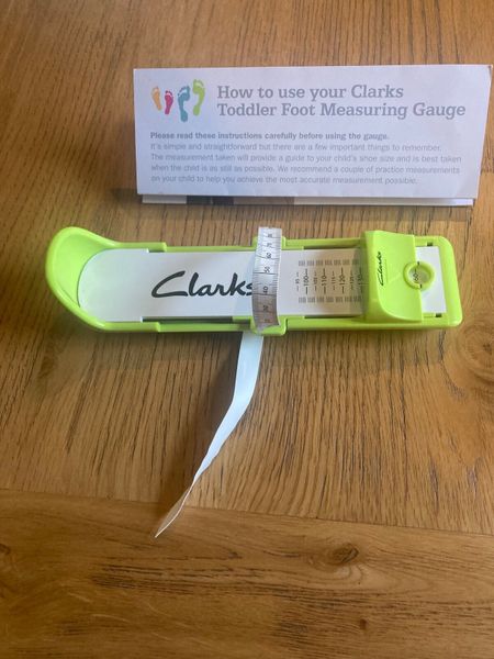 Clarks toddler foot clearance gauge