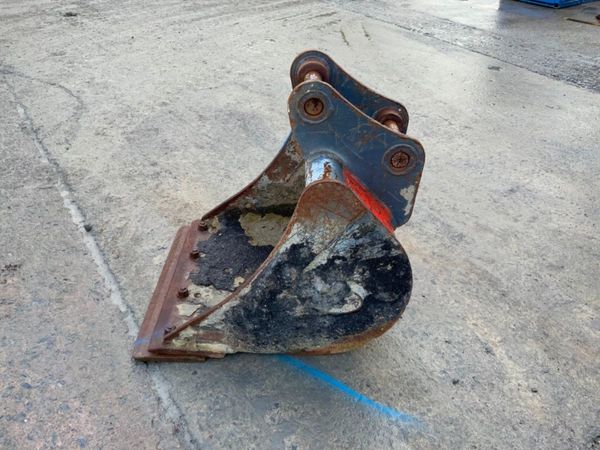 24" STRICKLAND DIGGING BUCKET....45mm PINS...1199 289068859