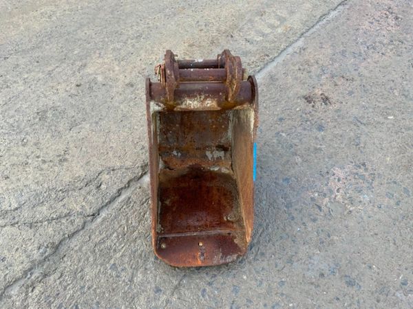 12" MINI DIGGER BUCKET........30mm PINS....1211. 289063884