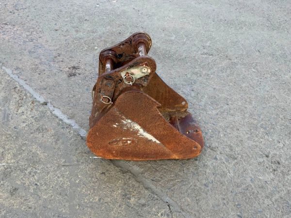 12" MINI DIGGER BUCKET........30mm PINS....1211. 289063886