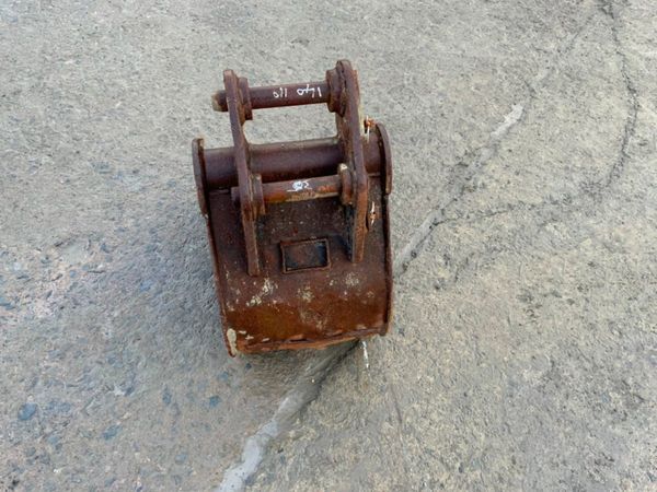 12" MINI DIGGER BUCKET........30mm PINS....1211. 289063881