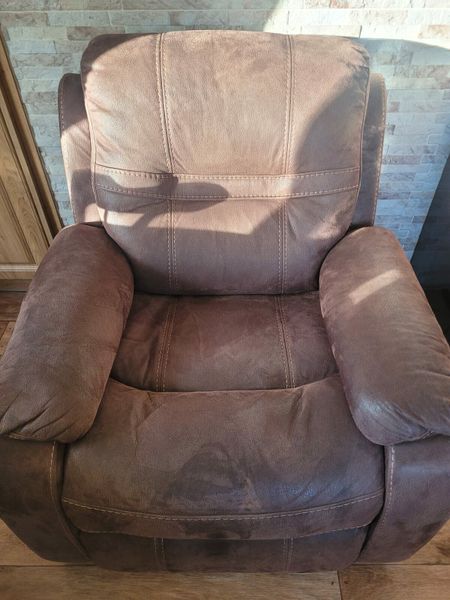 Used recliner chairs 2025 for sale near me