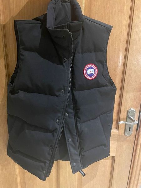 Canada goose hotsell gilet cream