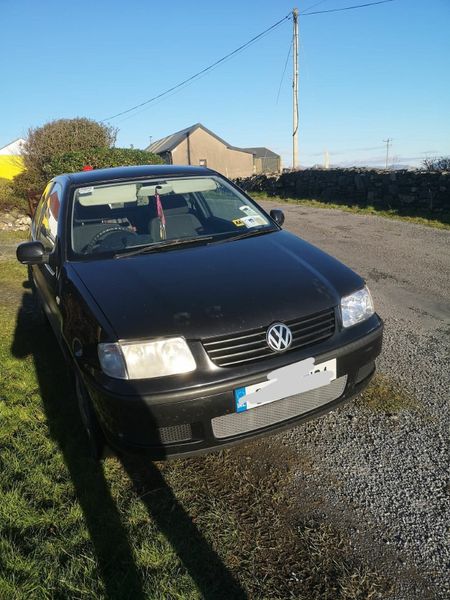 Volkswagen polo sedan online 2001