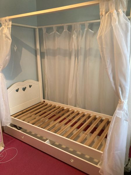 Argos mia outlet four poster bed