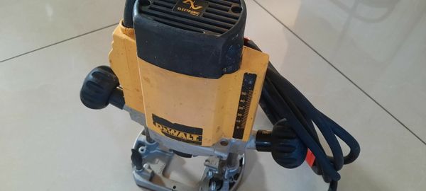 Dewalt deals 615 router