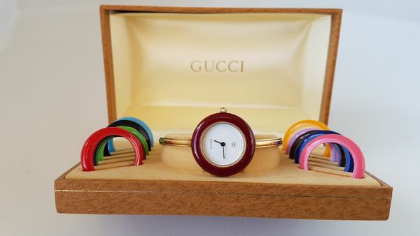 Gucci 1100l hotsell