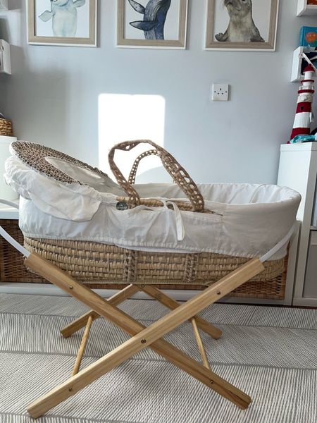 Moses basket with stand and outlet mattress