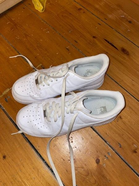 Size 9 hotsell nike trainers