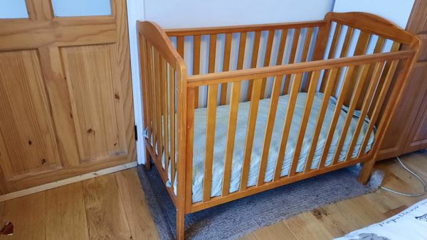 Mothercare cots 2024 and mattresses