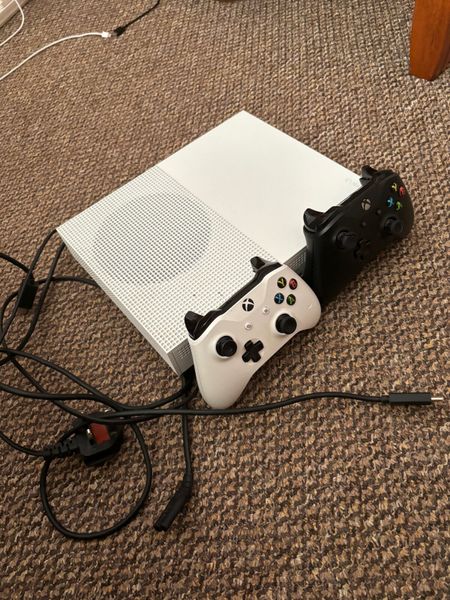 Xbox one with 2 controllers for shop sale