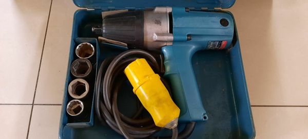 Makita 110v best sale impact wrench