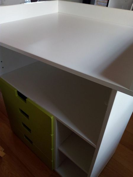 Ikea changing store table desk