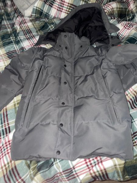 Canada goose hotsell on sale xs