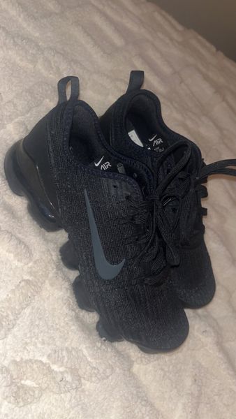 Black top nike vapour